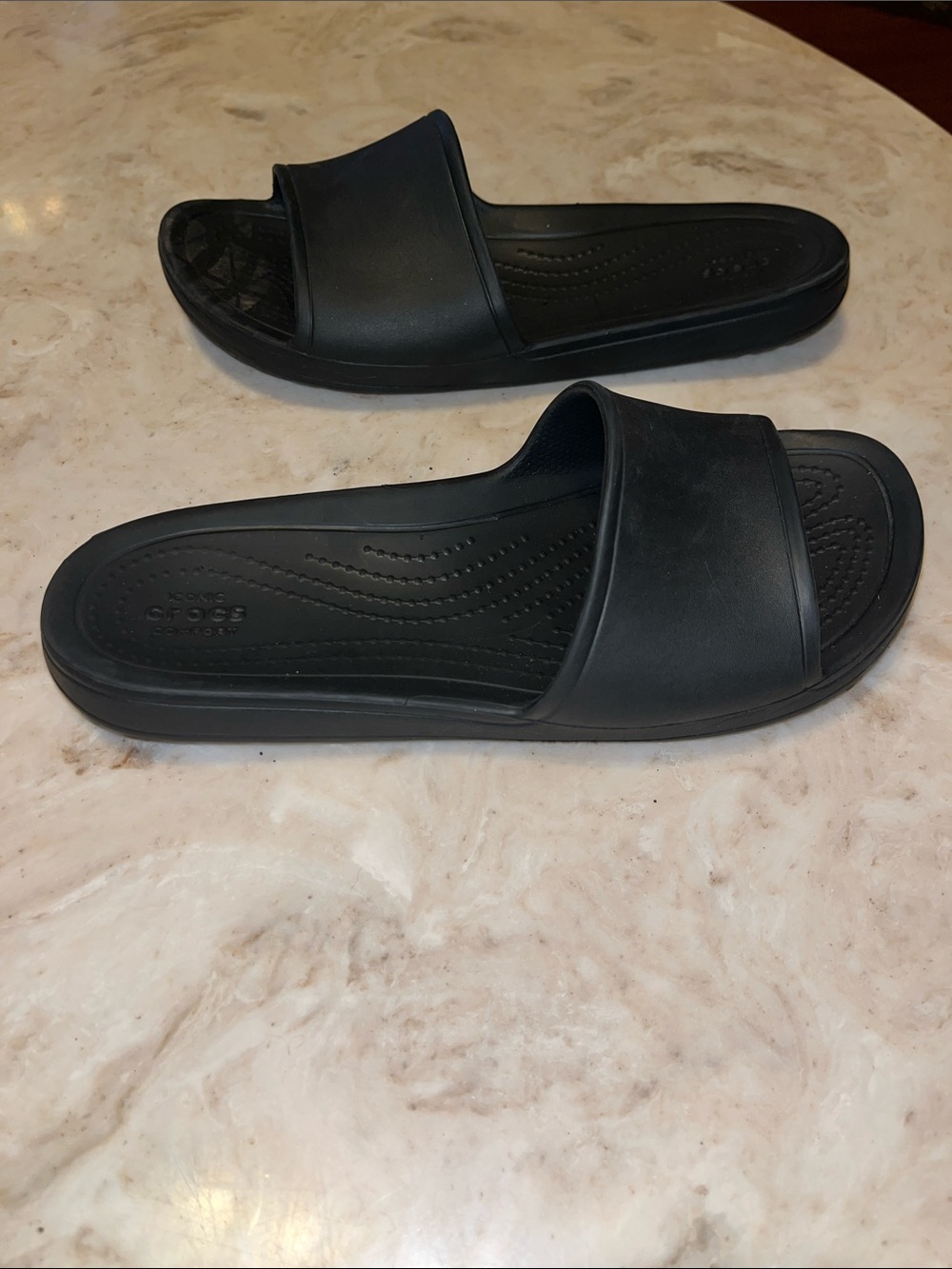 CROCS Women’s Black Slide Sandals - Classic Slide - Picture 2 of 6